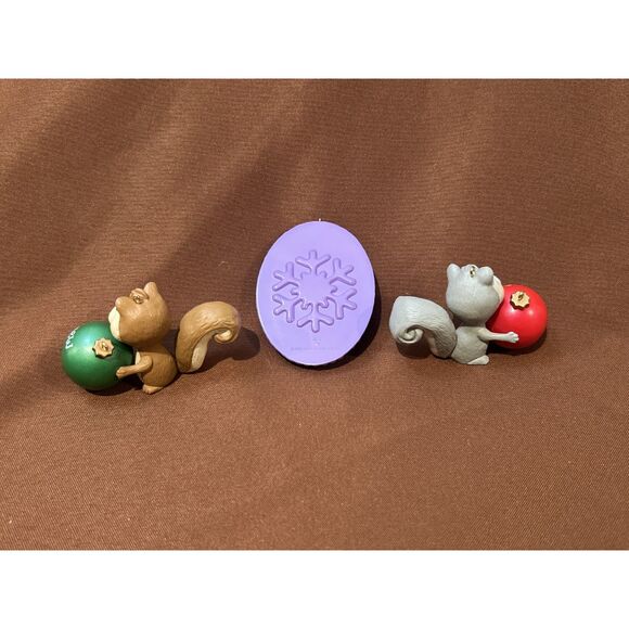 Hallmark lot of 3 Christmas Ornaments Niece, Mom and Nephew - Picture 3 of 6